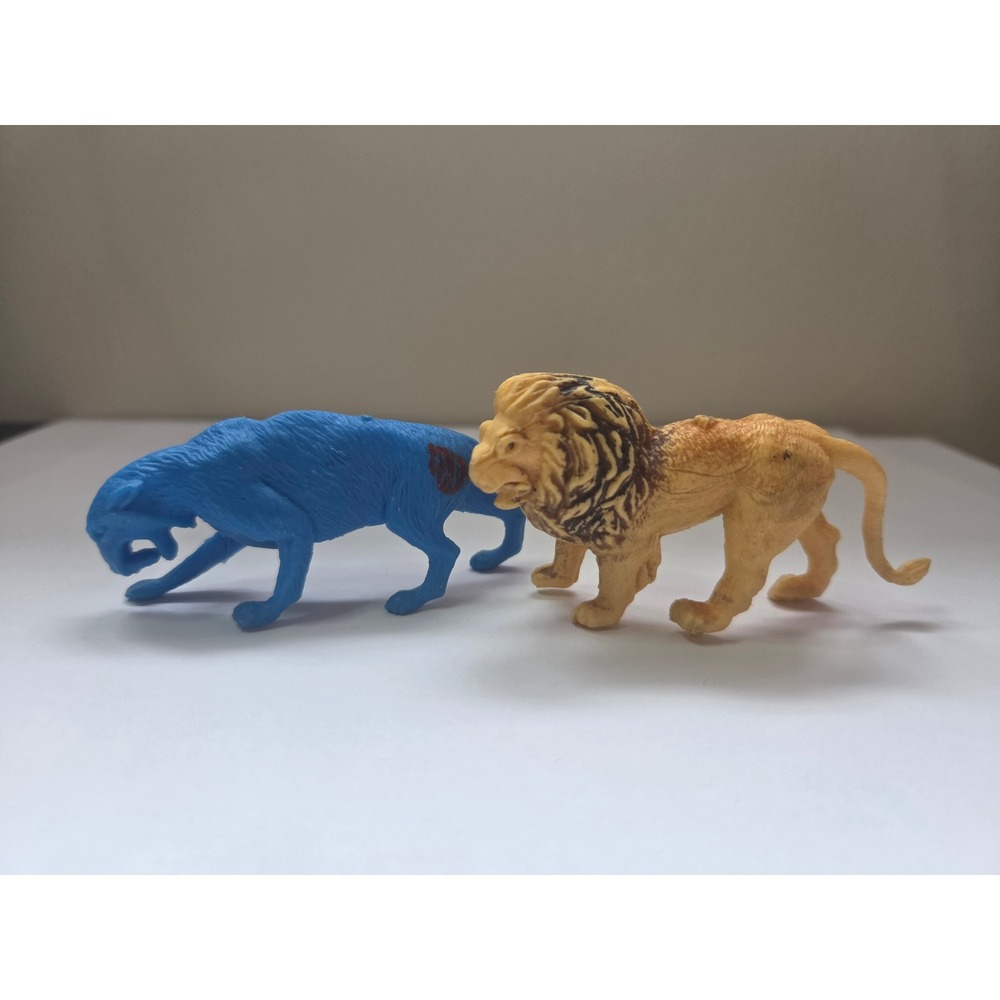 Britains Deetail Lion Panther Figures Small Blue Tan Fair Vintage Lot